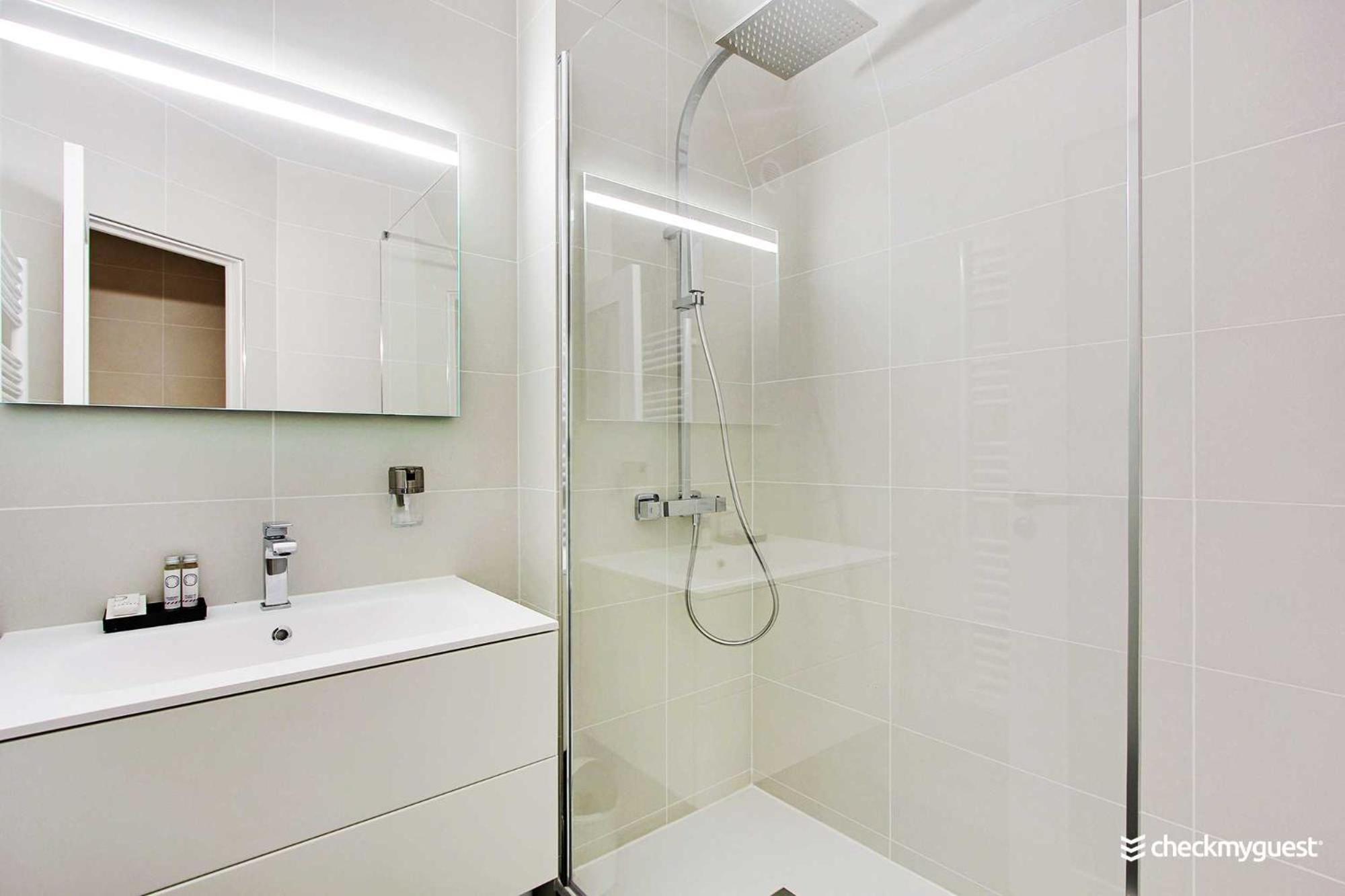Authentic Apartment - 2Br-6P - Le Marais パリ エクステリア 写真